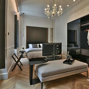 Nikiou Suites Luxury Residence